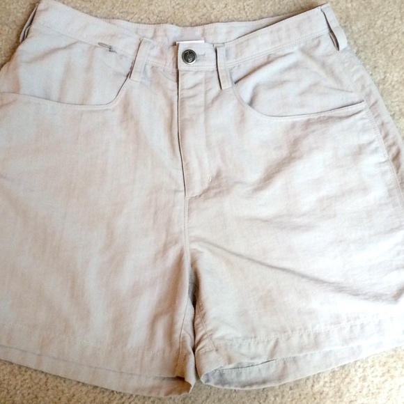 THE NORTH FACE patterned khaki shorts--10 - Picture 2 of 3